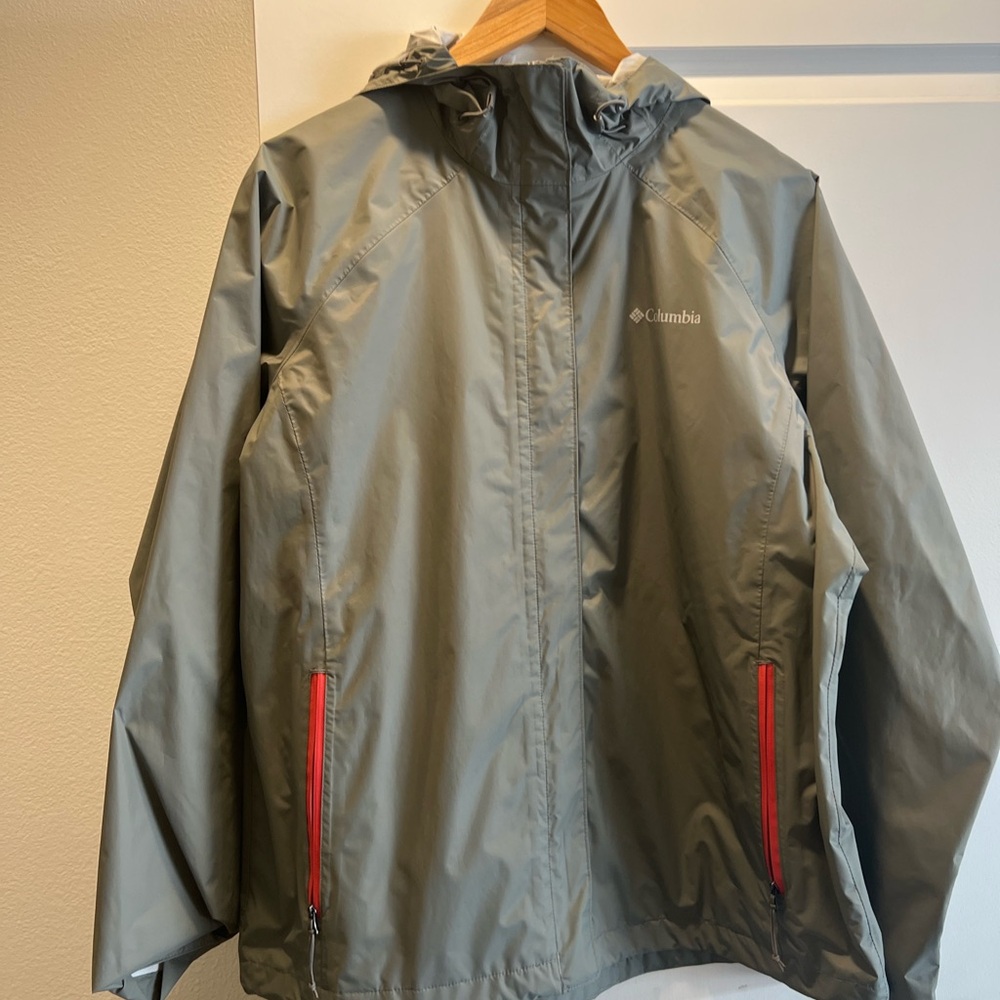 Large Columnia windbreaker jacket light gray and pink